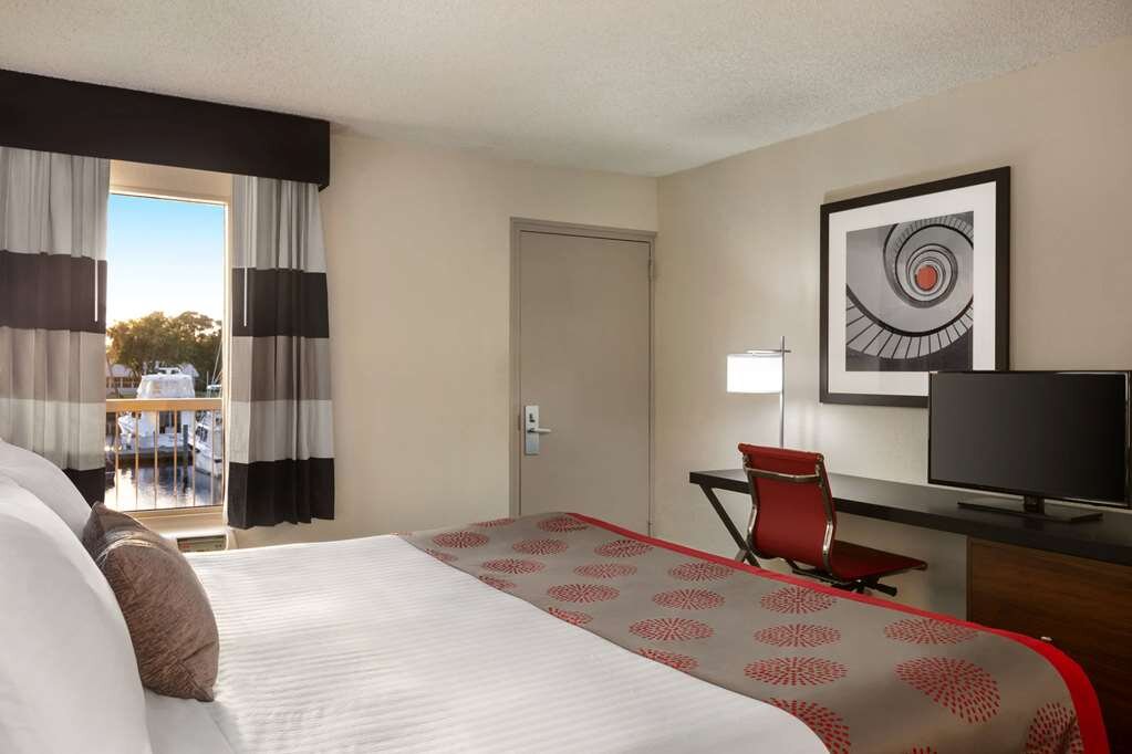 Hotel photo 13 of Ramada by Wyndham Sarasota Waterfront.