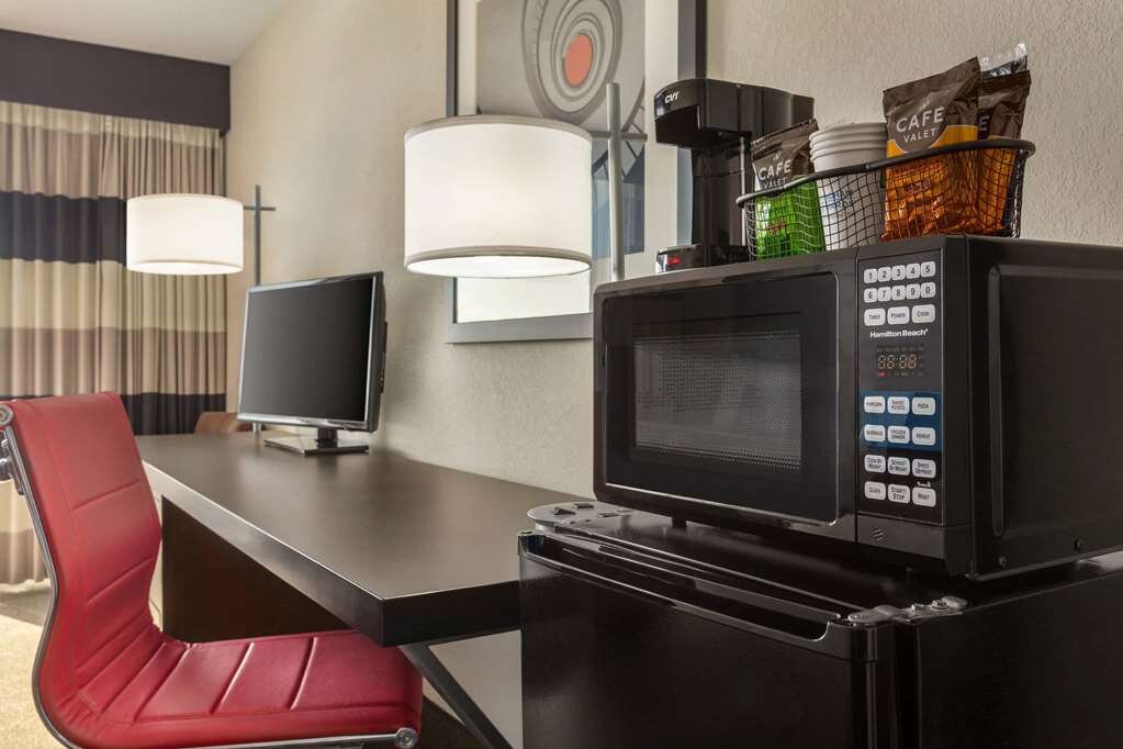 Hotel photo 19 of Ramada by Wyndham Sarasota Waterfront.
