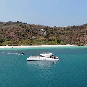 island spirit yacht charter