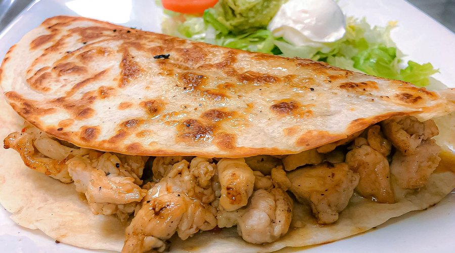 Quesadilla Ranchera
.
.
.
.
#Danvilleva #raleighnc #smithfieldnc #mayodannc #chathamva #burlingtonnc #tacos #mexicanrestaurant #foodislife #foodie #food #mexicanfood #ubereats #mexicanrestaurants #mexicanrestaurantnearby  #mexicanrestaurantnearme  #burrito #tacos #tacotuesday #foodstagram #picoftheday #streettacos #yelprestaurants #yelp #monday #fajitas #fridayvibes #contentmarketing #eatlocal 