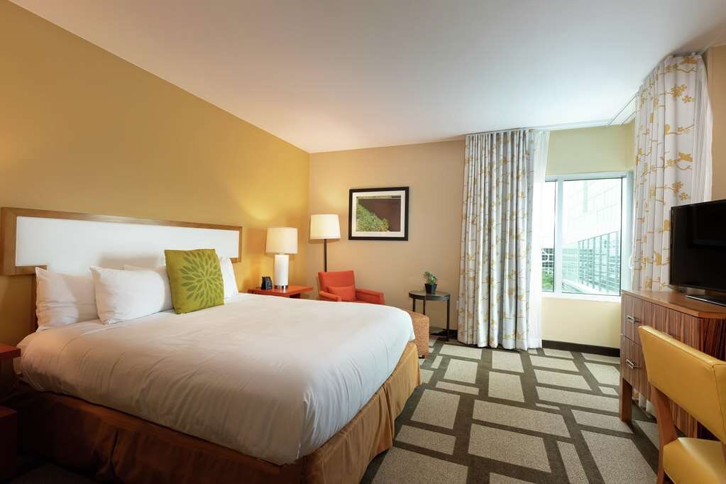 Hotel photo 6 of Embassy Suites by Hilton Houston Downtown.