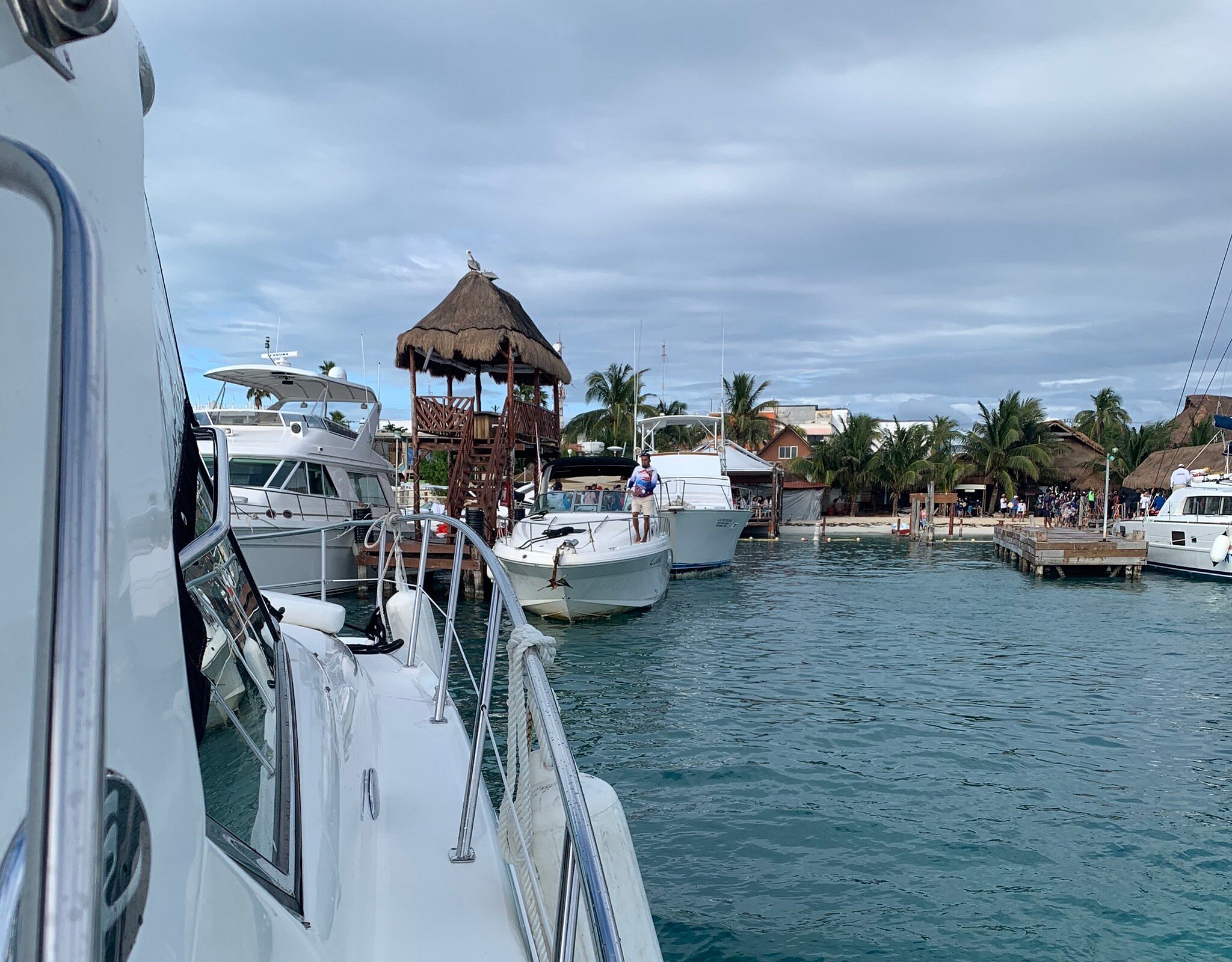 cancun luxury boat rentals