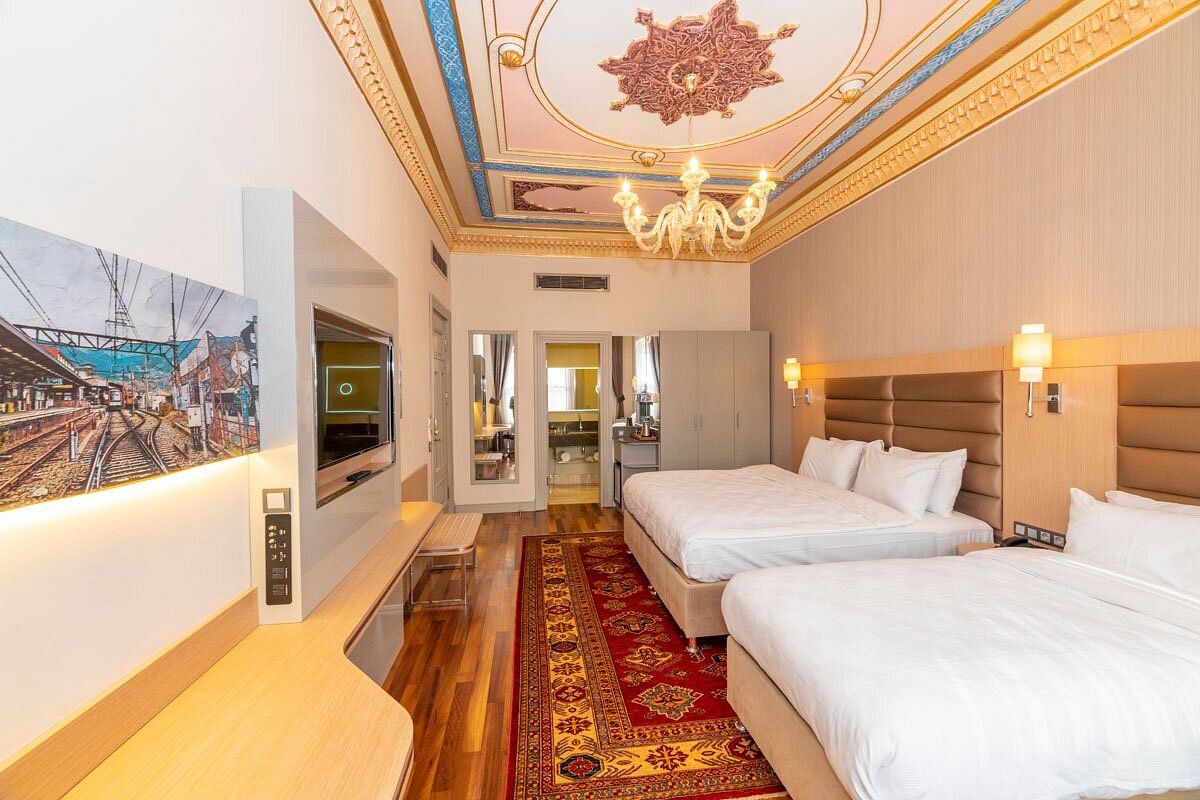 Deluxe golden horn hotel. Blue Gilroy Hotel Стамбул. Arcadia Blue Hotel Стамбул. Отель Блю Гилроу Стамбула фото. Blue Istanbul Hotel Taksim.