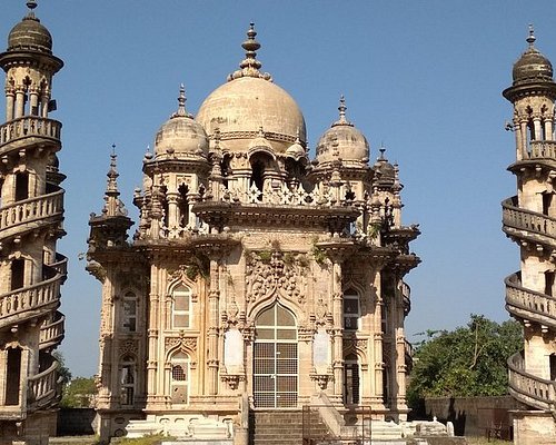 top 5 tours and travels in ahmedabad