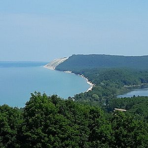 places to visit in charlevoix michigan