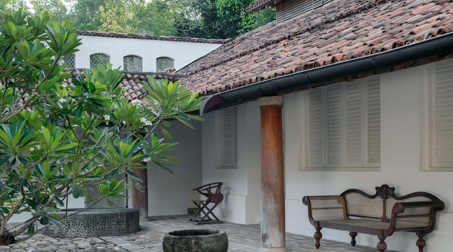 Ena de Silva courtyard