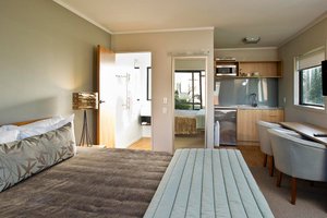 Room & Suite
