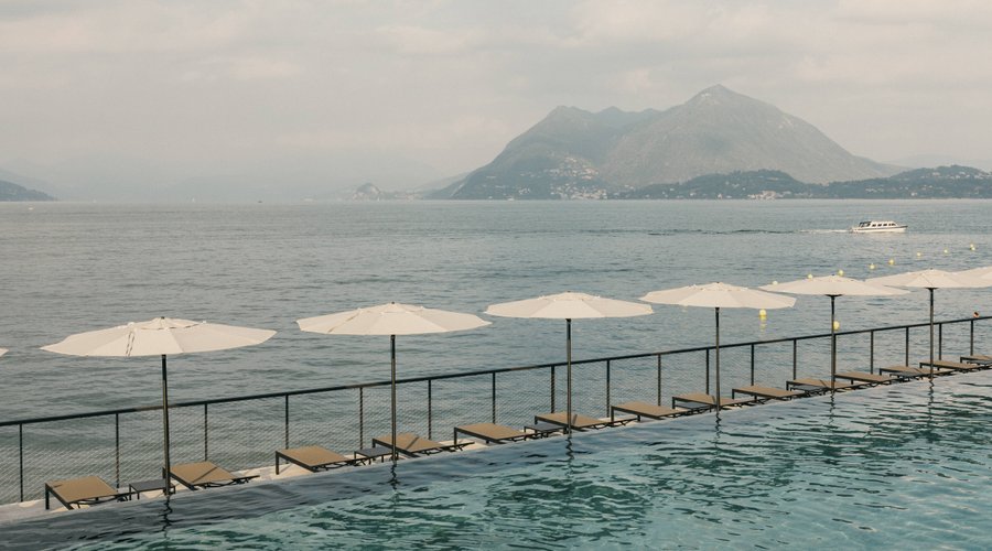 Lake front infinity pool
