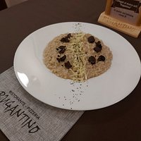 Risotto Vallecamonica. Sfumato con griso cantina serale a del lago moro, mantecato con agribiola az. Agricola Agricola, tartufo nero nostrano