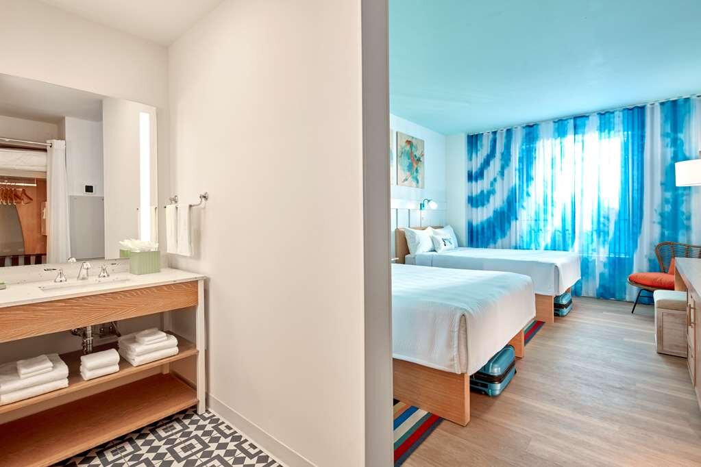 Hotel photo 38 of Universal's Endless Summer Resort - Surfside Inn and Suites.