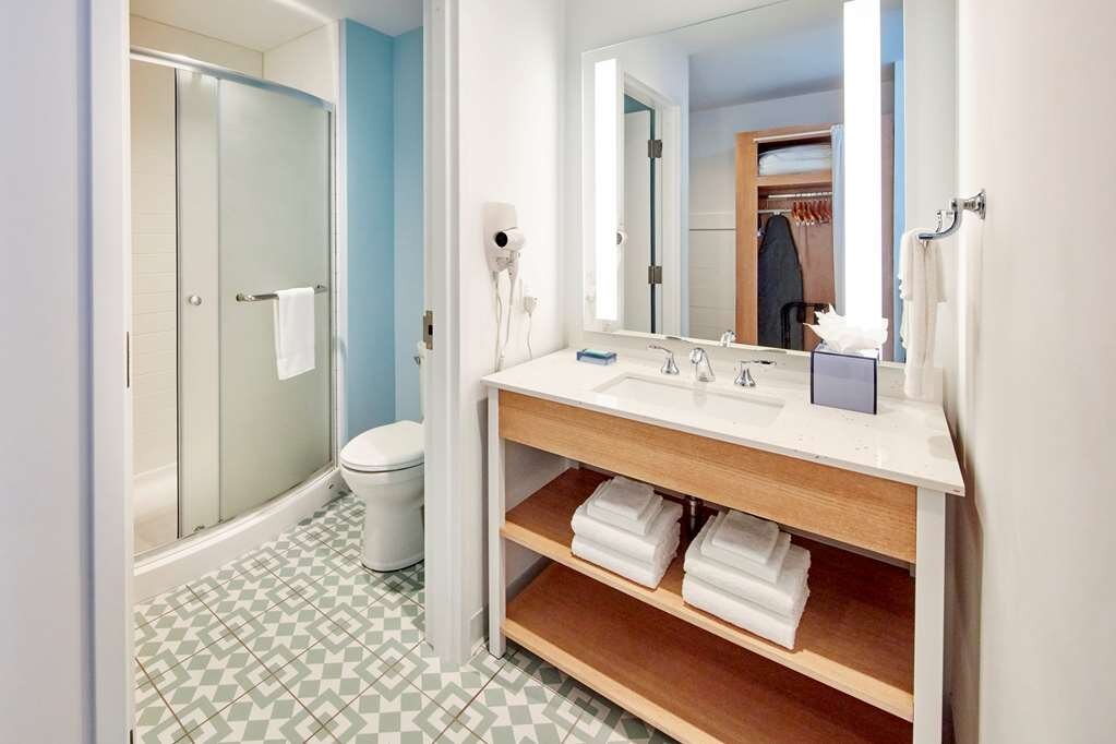 Hotel photo 14 of Universal’s Endless Summer Resort - Dockside Inn and Suites.