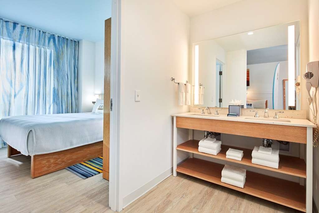 Hotel photo 11 of Universal’s Endless Summer Resort - Dockside Inn and Suites.