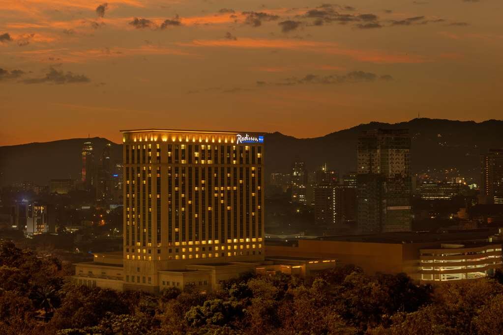 Hotel photo 2 of Radisson Blu Cebu.