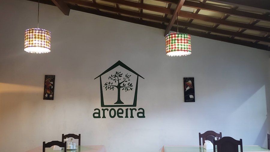 Pelo que vi das fotos aqui, o Aroeira foi super reformado. É um restaurante simples mas delicioso! Realmente uma delícia!