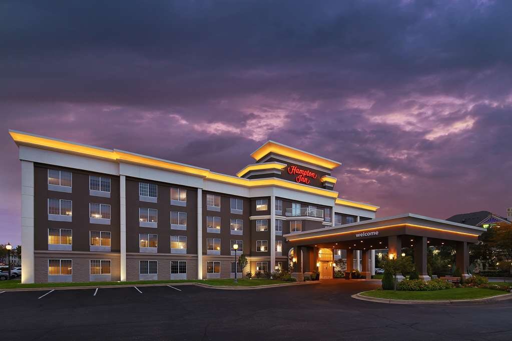 HAMPTON INN HOLLAND Updated 2021 Prices Hotel Reviews And Photos   Exterior 