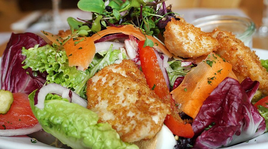 Knuspriger Hähnchensalat