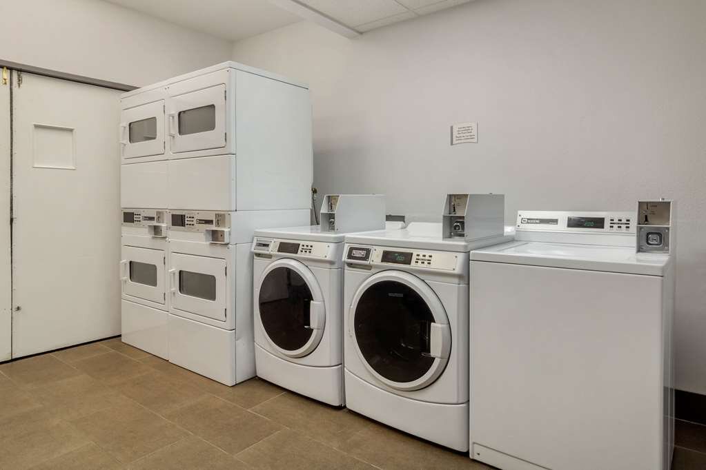 QUALITY INN DENVER DOWNTOWN Prices Hotel Reviews CO   Guest Laundry Facilities 