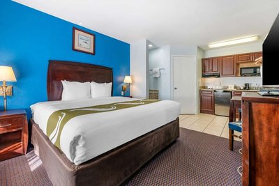 Hotel photo 17 of Quality Inn Sarasota North Near Lido Key Beach.