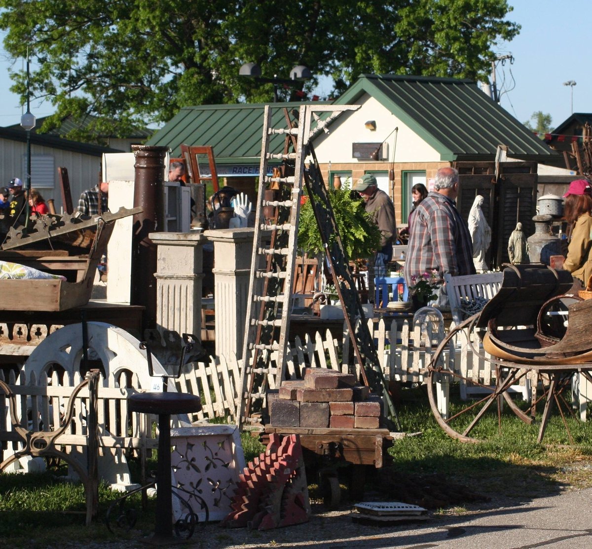 Tri-state Antique Market (Lawrenceburg, IN): Address, Phone Number