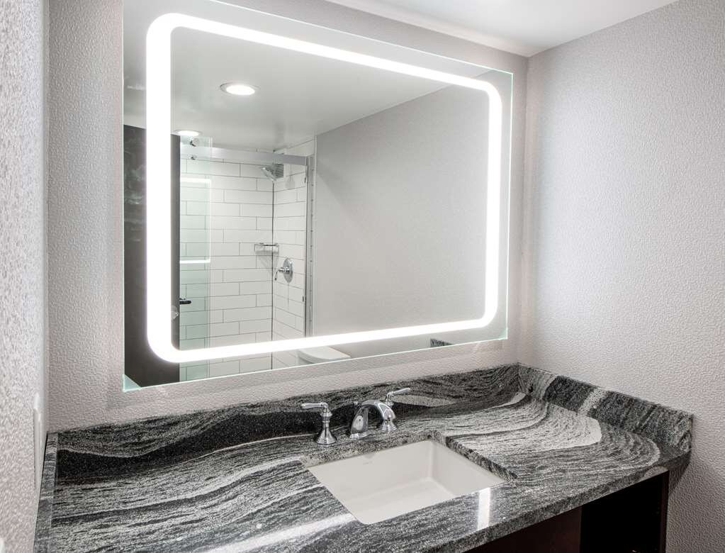 Hotel photo 36 of DoubleTree by Hilton Newark Penn Station.