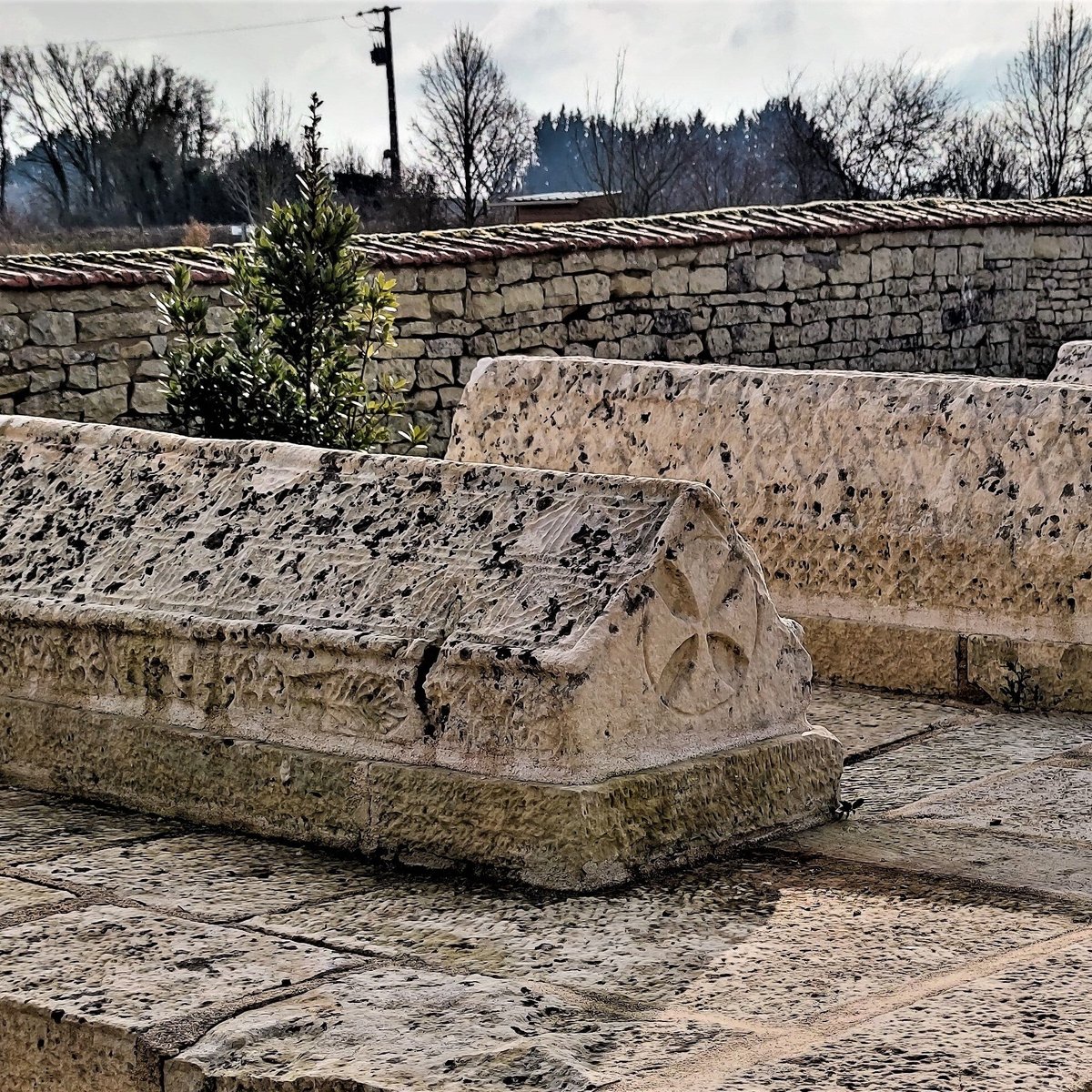Lanterne Des Morts & Tombeaux Mérovingiens (Melle) Aktuelle 2021