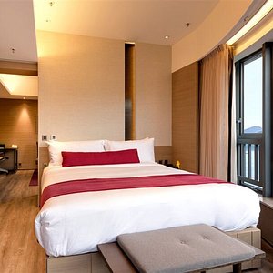 One-bedroom Deluxe Suite