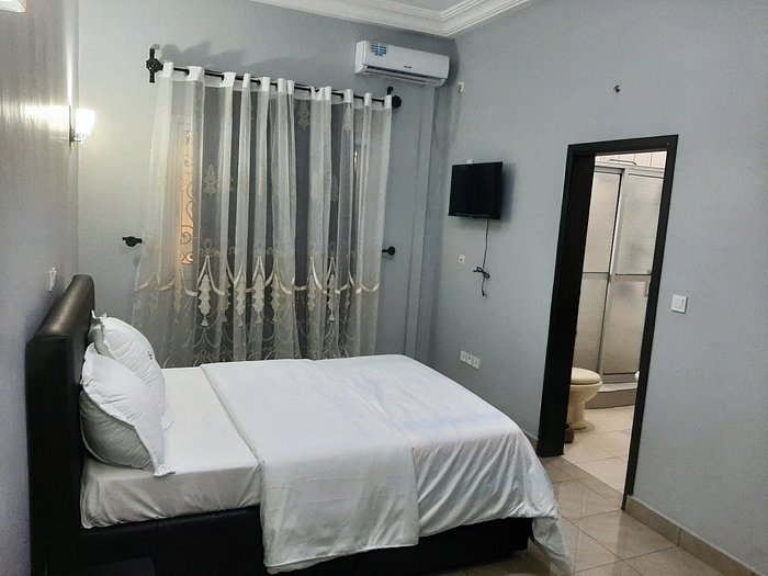 MBOMS' HOUSE - Hotel Reviews (Yaounde, Cameroon)