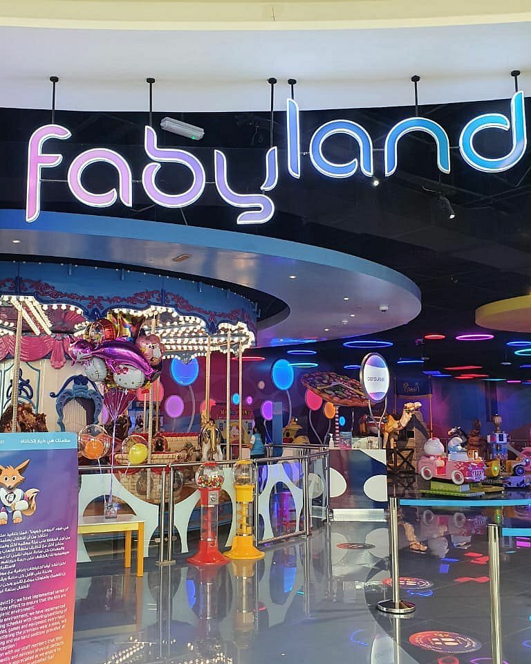 Фестиваль молл дубай. Дубай фестиваль Молл. Dubai Festival City Mall. Faby Land Dubai. Дисней Лэнд в Дубае.