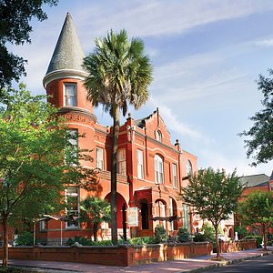 Mansion on Forsyth Park in Savannah, image may contain: Villa, Neighborhood, City, Street