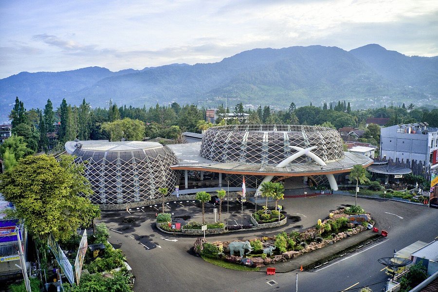 ROYAL SAFARI GARDEN RESORT & CONVENTION (Puncak, Indonesia) - Ulasan