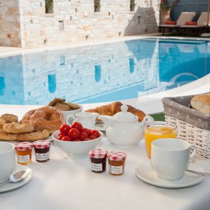 Anna Platanou Hotel in Paros, image may contain: Pool, Water, Swimming, Swimming Pool