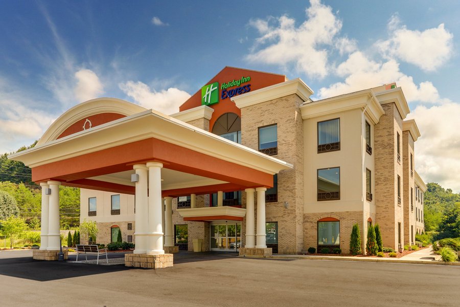 Holiday Inn Express & Suites Corbin - UPDATED Prices, Reviews & Photos ...