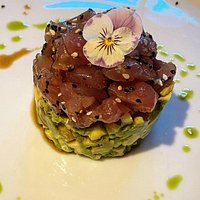 Tuna tartar, avocado & cucumber, asian dressing