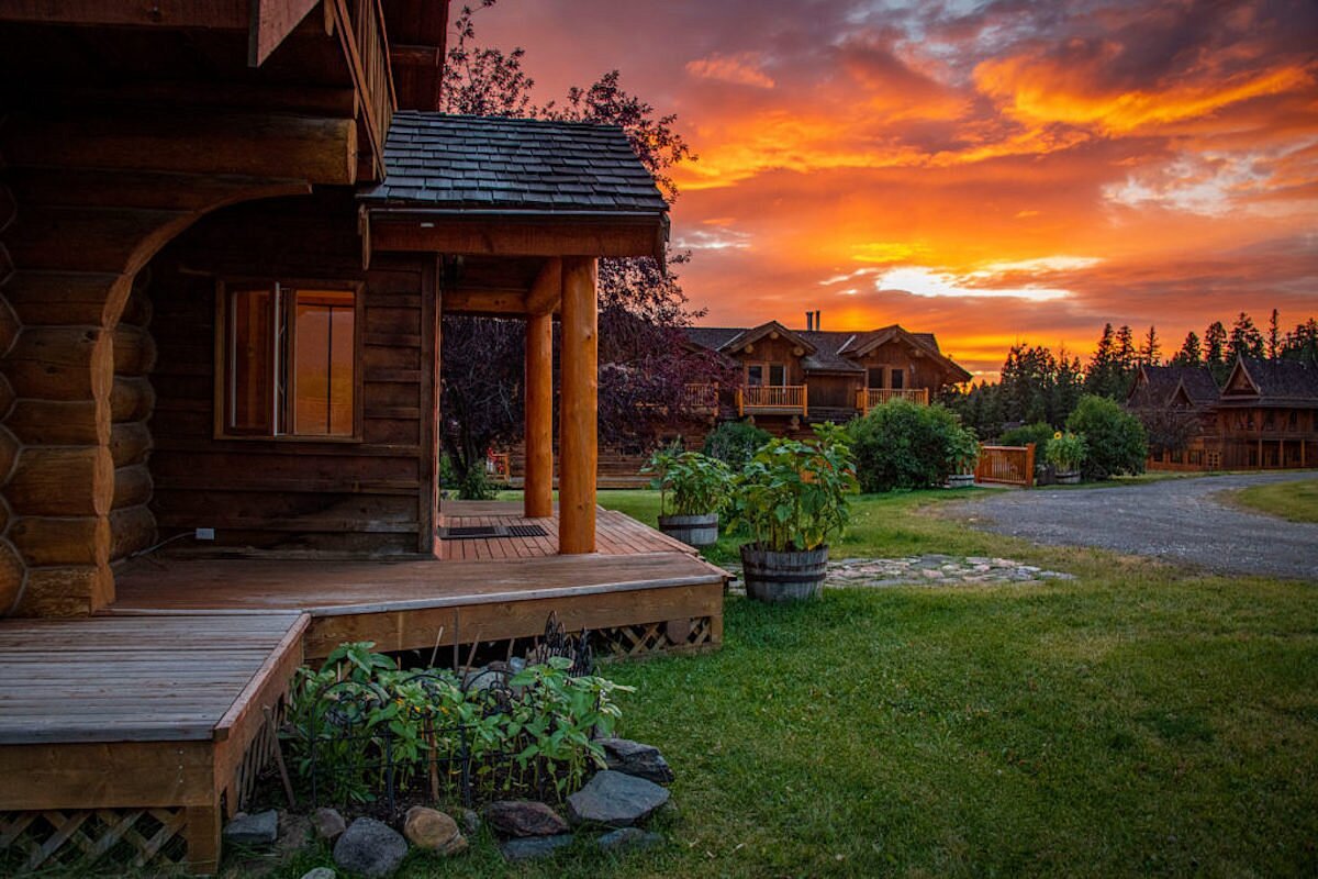 Echo Valley Ranch &amp; Spa, hotel in British Columbia