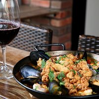 Paella and a glass of wine please!