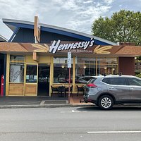 Hennessy's Cafe Bakery