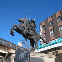 大きな銅像です