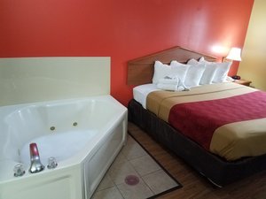 Econo Lodge Louisville Airport - UPDATED 2024 Prices, Reviews & Photos