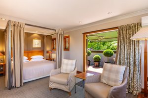Room & Suite