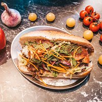 Döner mit Gemüse und scharfer Soße