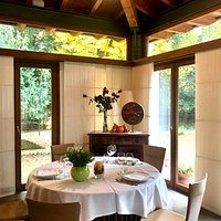La sala con vista sul giardino