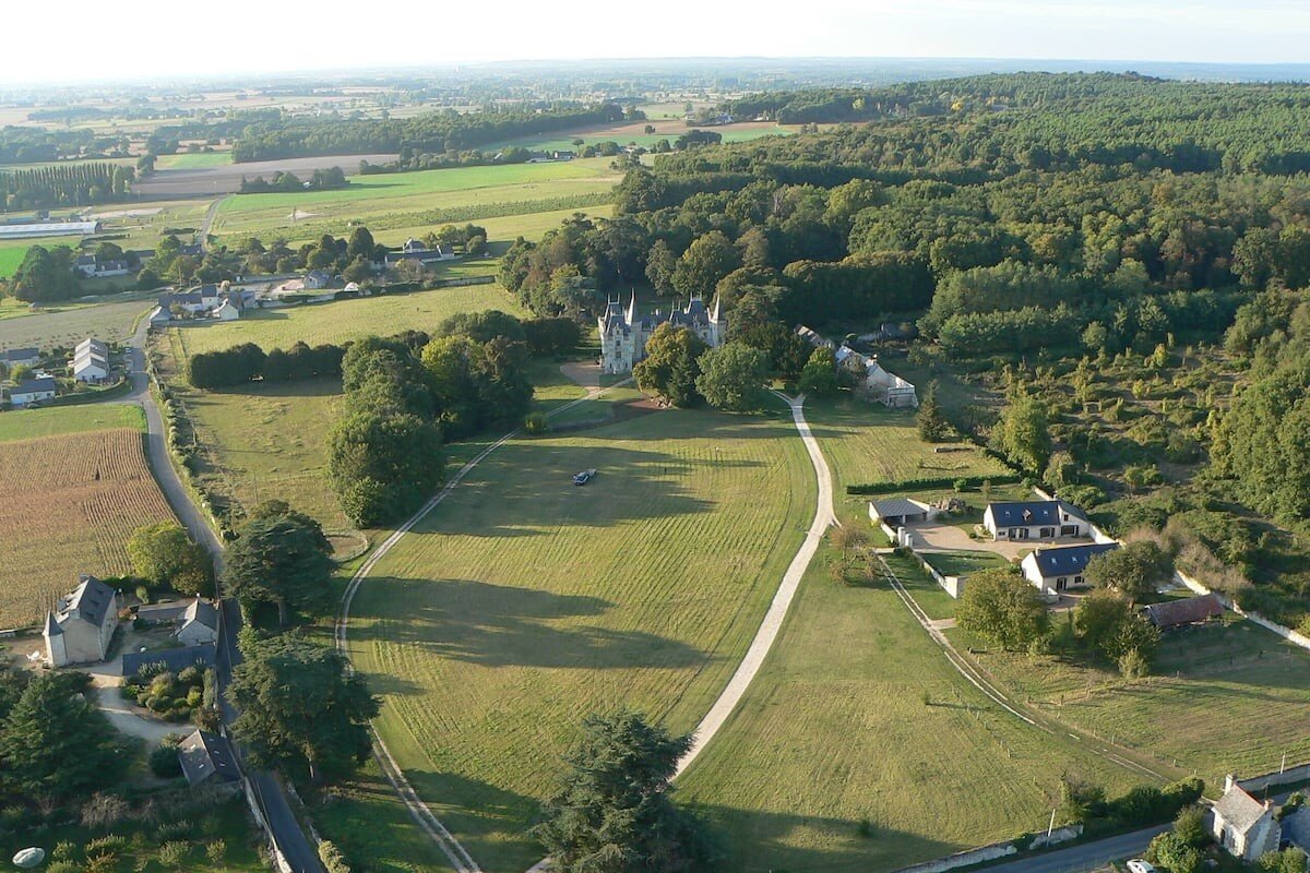 CHÂTEAU DE SALVERT - Prices & Castle Reviews (Neuille, France)