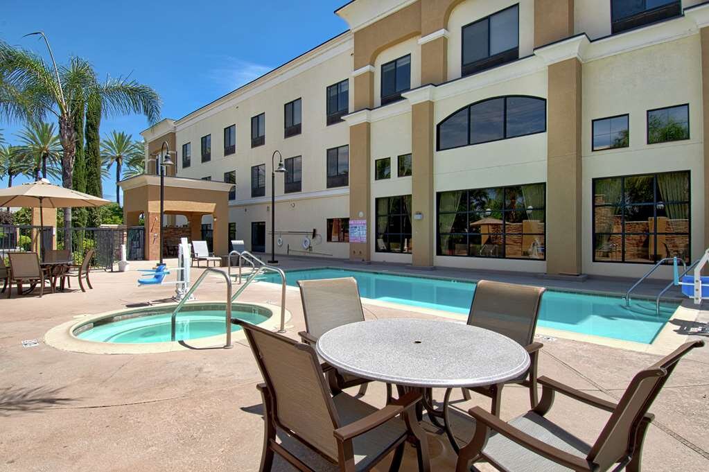 Hotel photo 24 of Hampton Inn & Suites Hemet.