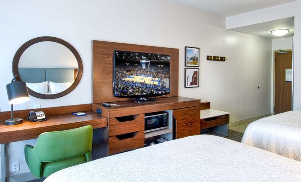 Hotel photo 4 of Hampton Inn & Suites Hemet.