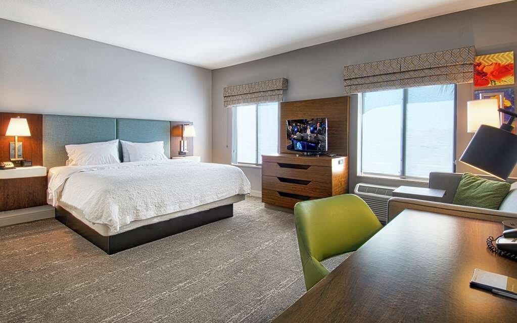 Hotel photo 21 of Hampton Inn & Suites Hemet.