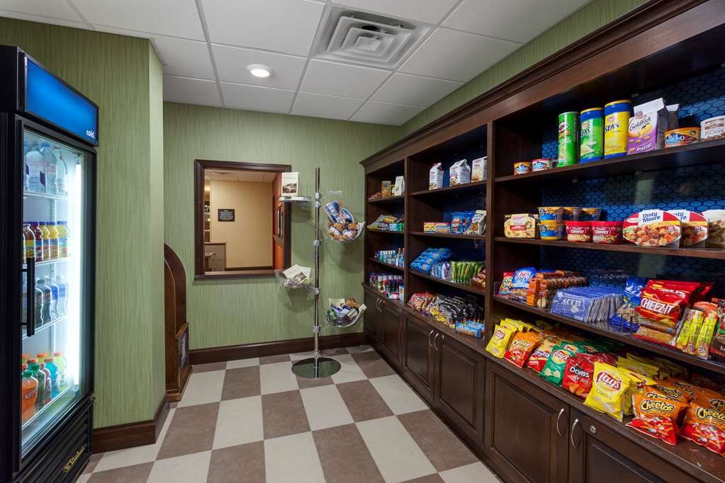Hotel photo 20 of Hampton Inn & Suites Williamsport-Faxon Exit.