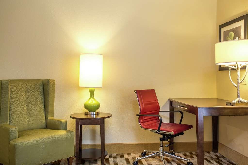 Hotel photo 2 of Hampton Inn & Suites Williamsport-Faxon Exit.
