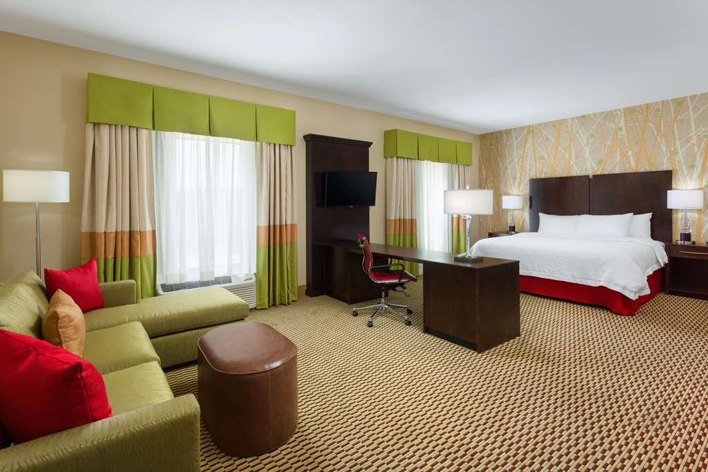 Hotel photo 3 of Hampton Inn & Suites Williamsport-Faxon Exit.