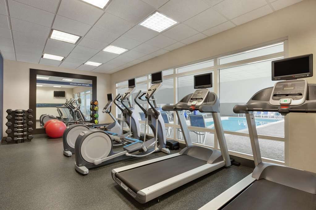 Hotel photo 39 of Hampton Inn Dulles-Cascades.