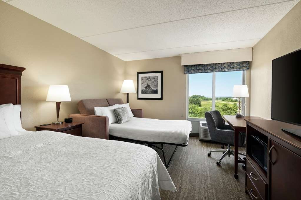 Hotel photo 5 of Hampton Inn Dulles-Cascades.